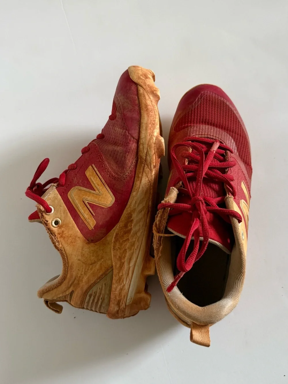 New Balance Red and White Baseball/ Softball Cleats